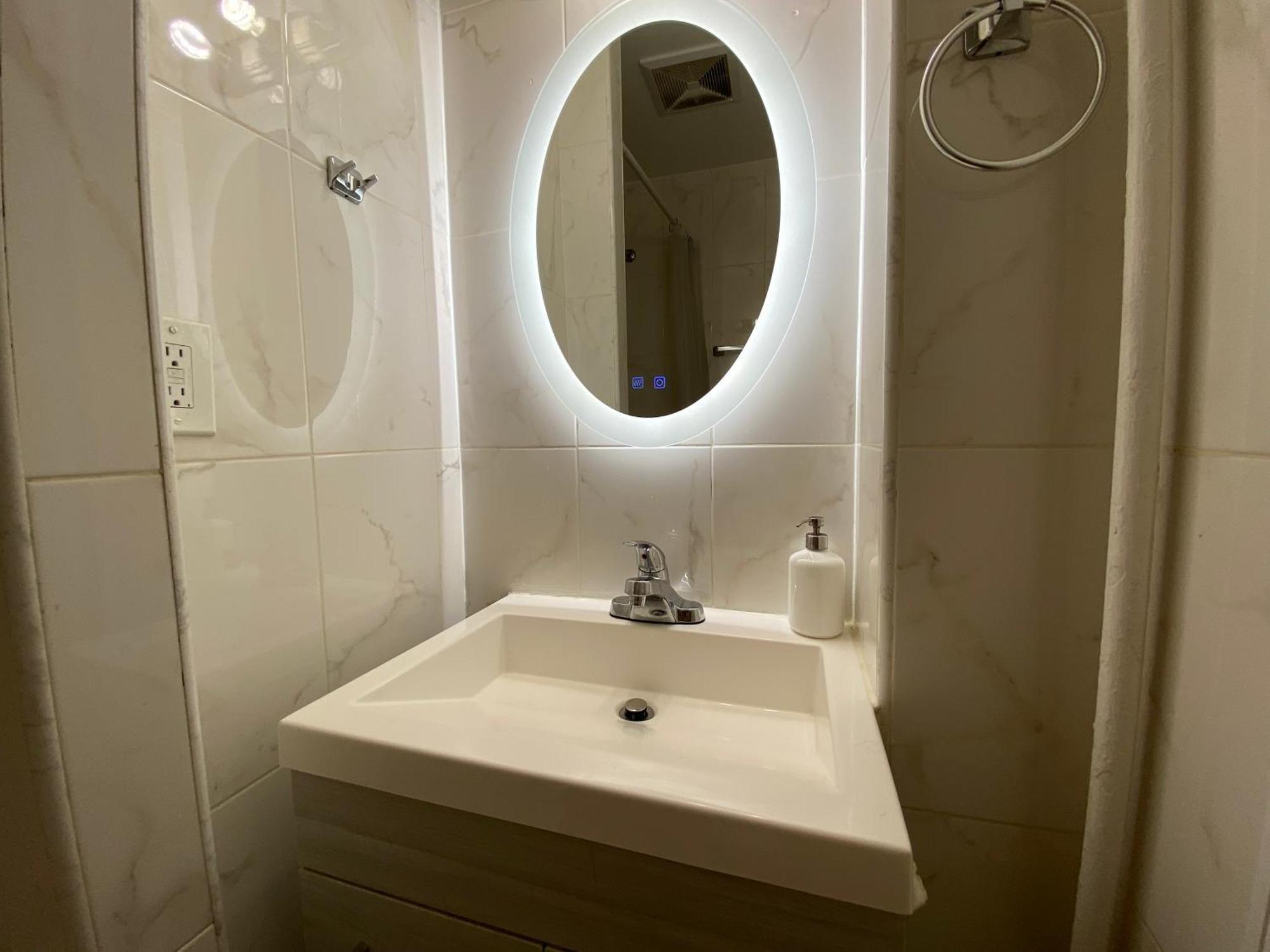 Parkchester Comfort Apartment